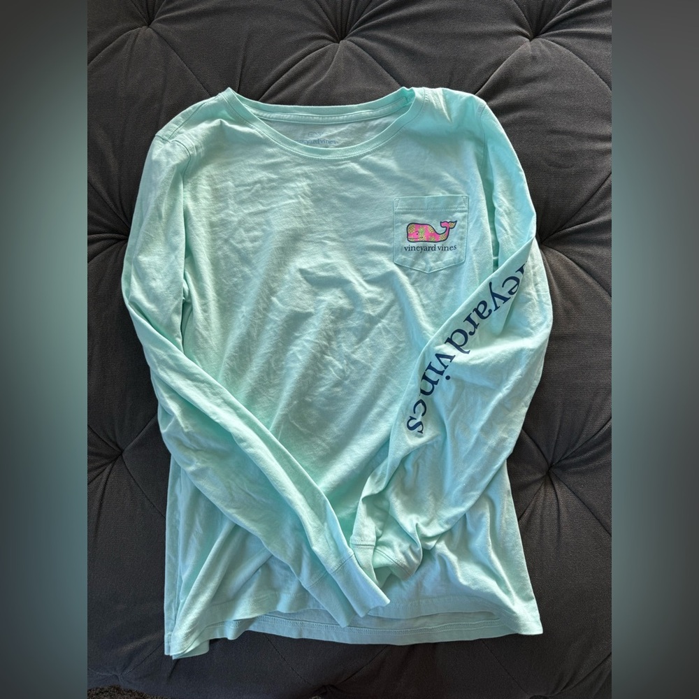 Vineyard vines size M long sleeve tshirt